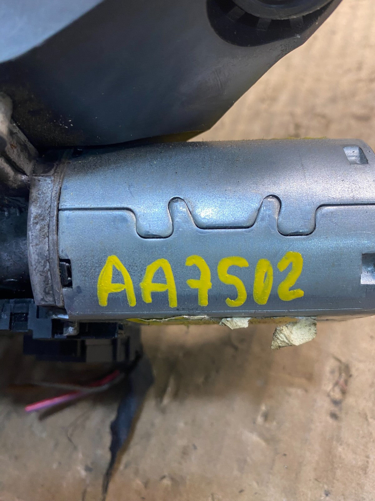 2011 to 2017 BMW X3 Rear Windshield Wiper Motor OEM AA7502 DG6