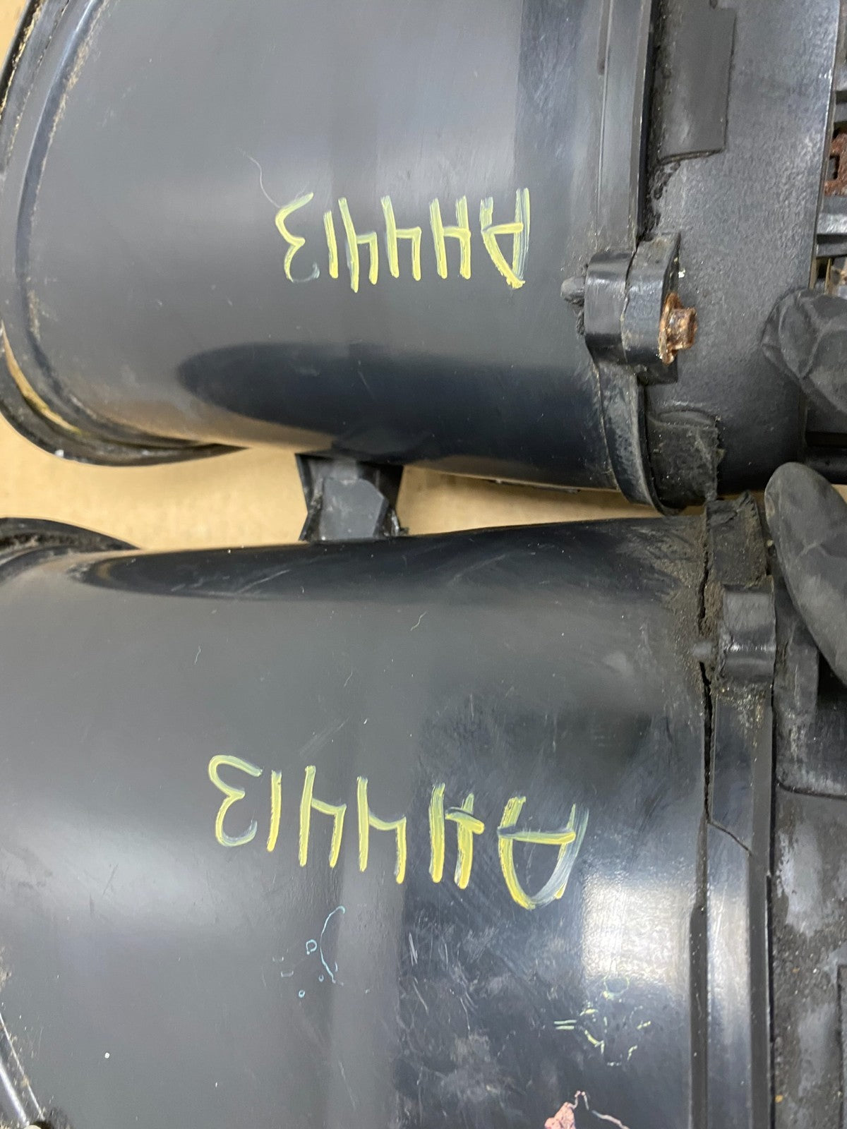 1996 to 1999 Ford Taurus Left+Right Side Headlights AH4413 DW12