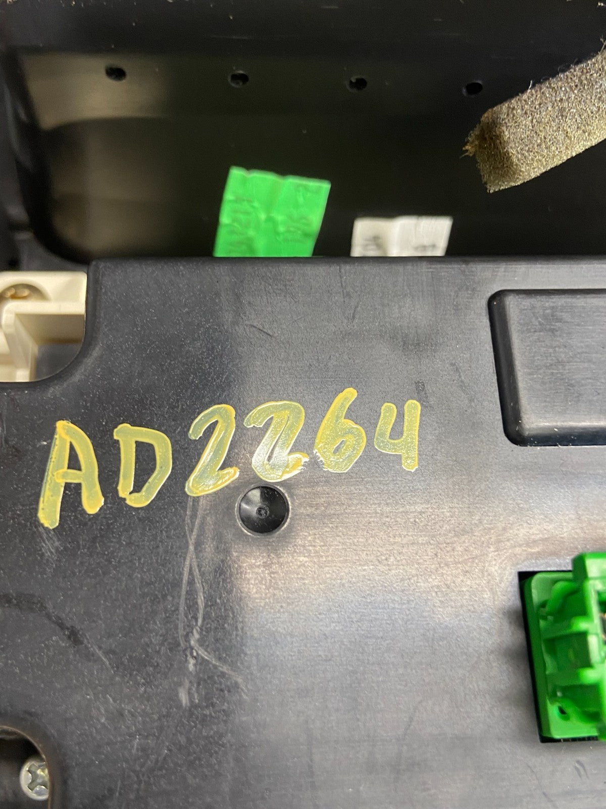 2005 to 2010 Honda Odyssey Radio Climate Control Dash Trim Bezel ad2264 DG6