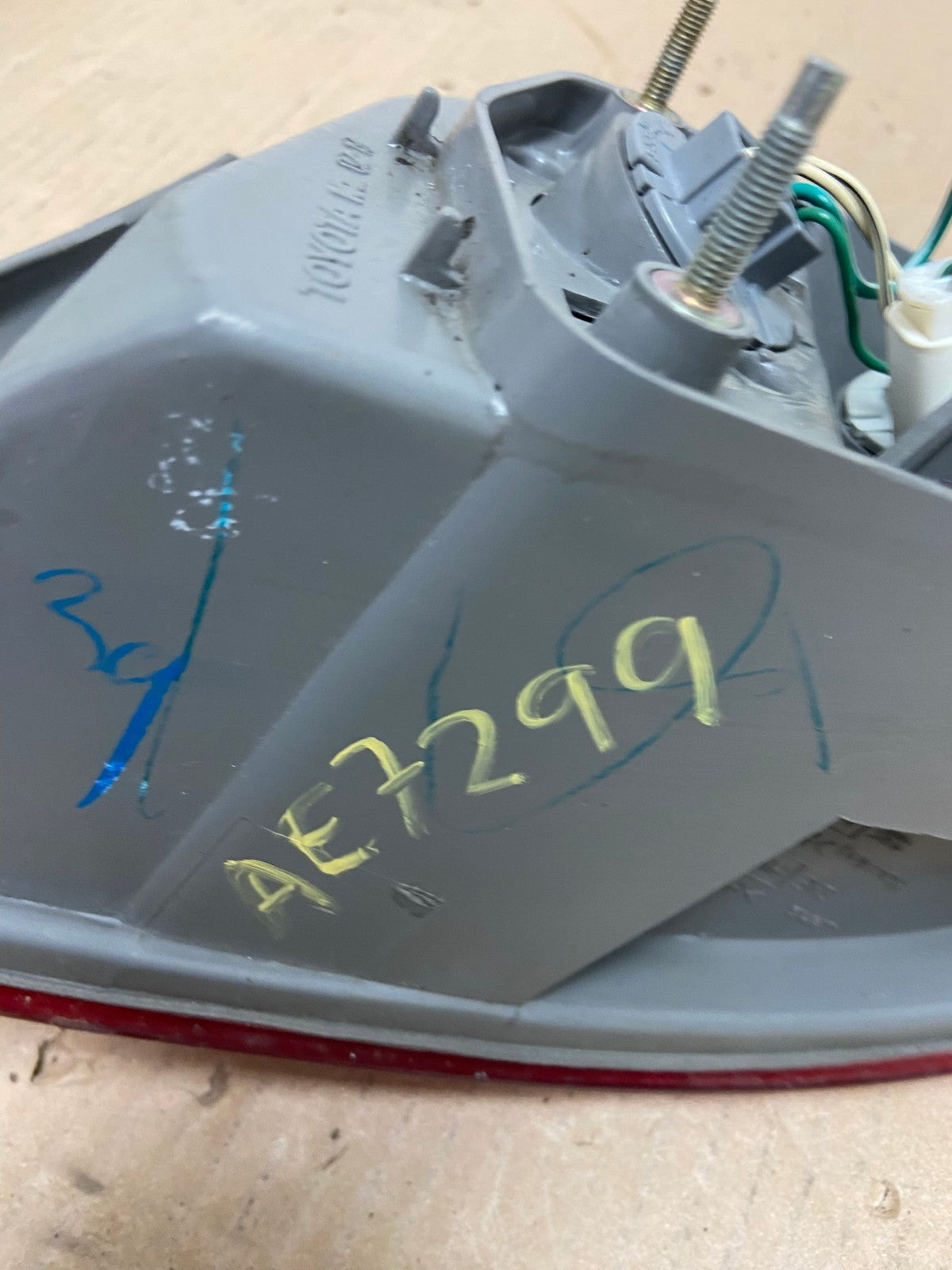 1998 1999 2000 Toyota Corolla Left Driver Lh Side Tail light AE7299 LK5