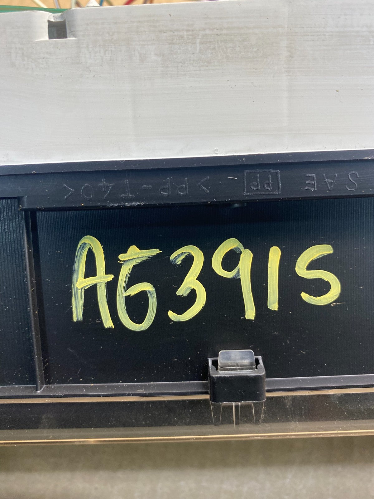 2001 to 2004 Chevrolet Tracker Cluster Gauge Speedometer ECM AG3915 DG7