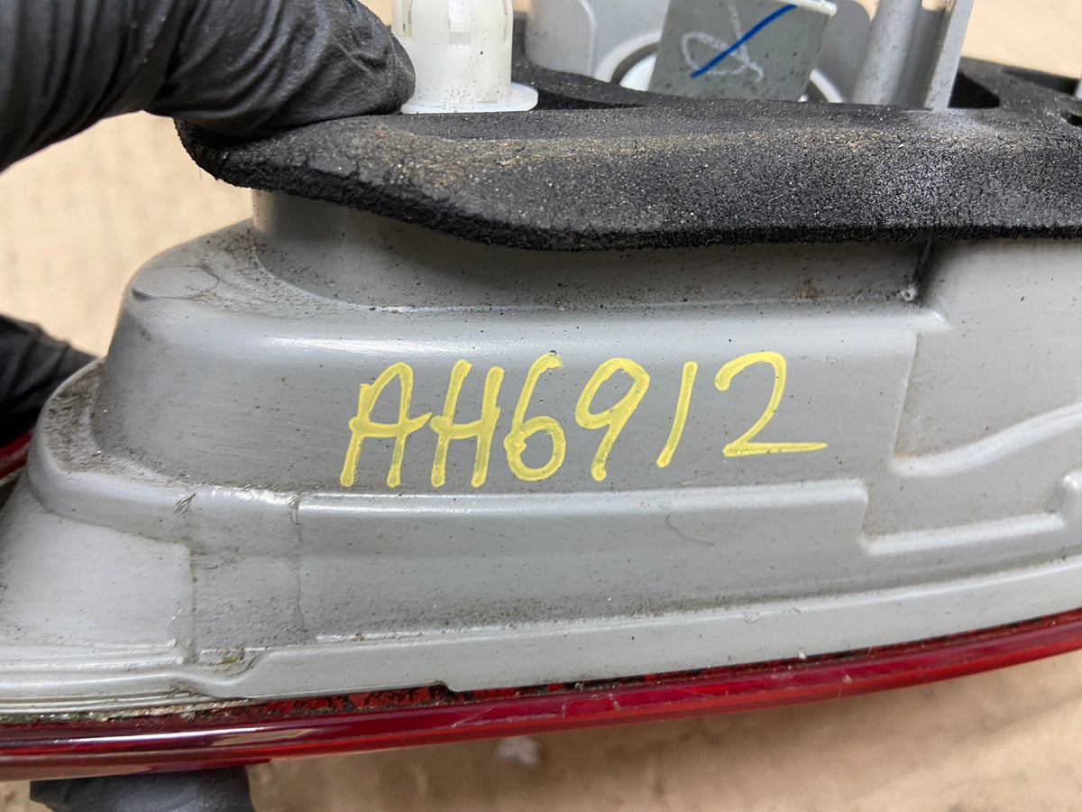 2010 - 2011 Toyota Camry Right Passenger RH Side Inner Tail Light AH6912 LK6