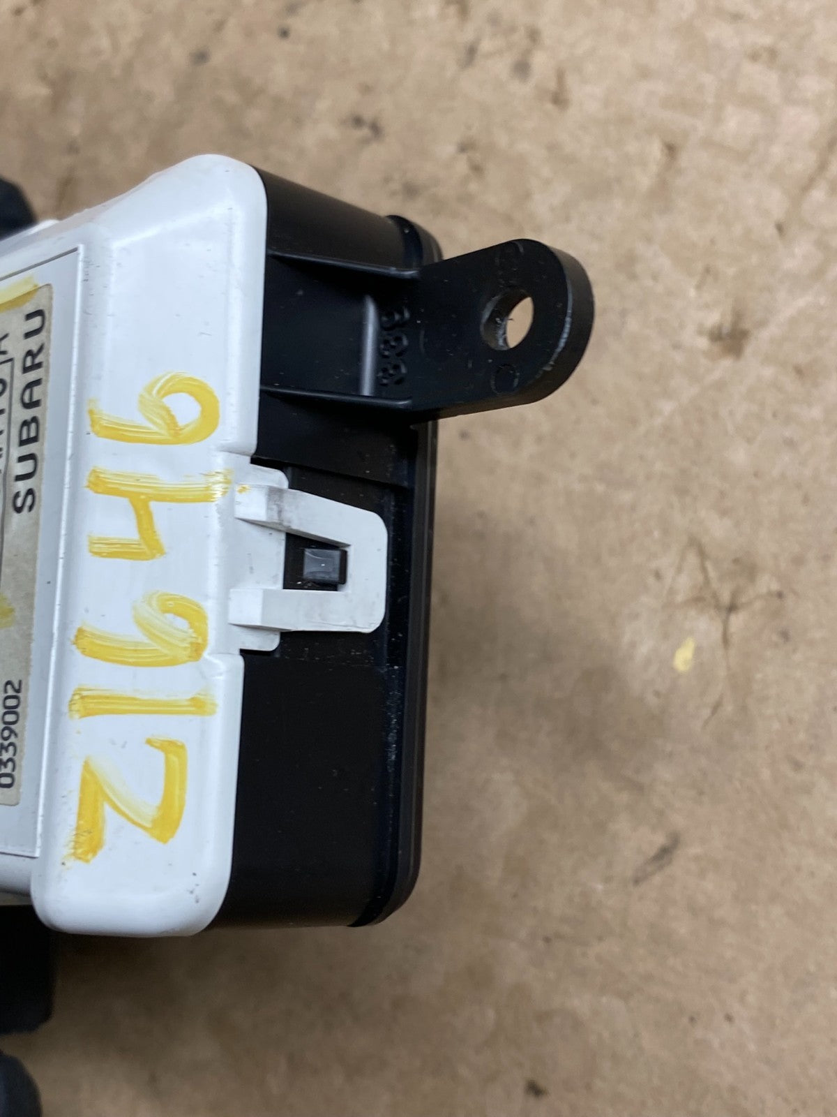 2006 to 2007 Subaru Tribeca Right Information Security Display Screen z1646 DG6