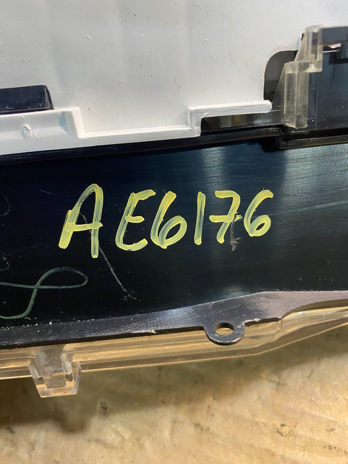 1999 to 2003 Ford E150 E250 E350 VAN Gauge Speedometer Cluster AE6176 DG9