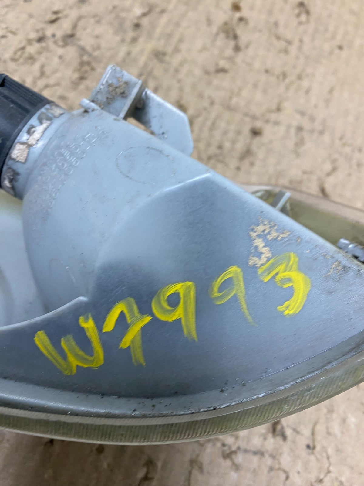 1998 to 2001 Volvo C70 Left Driver LH Side Turn Signal OEM W7993 DW8