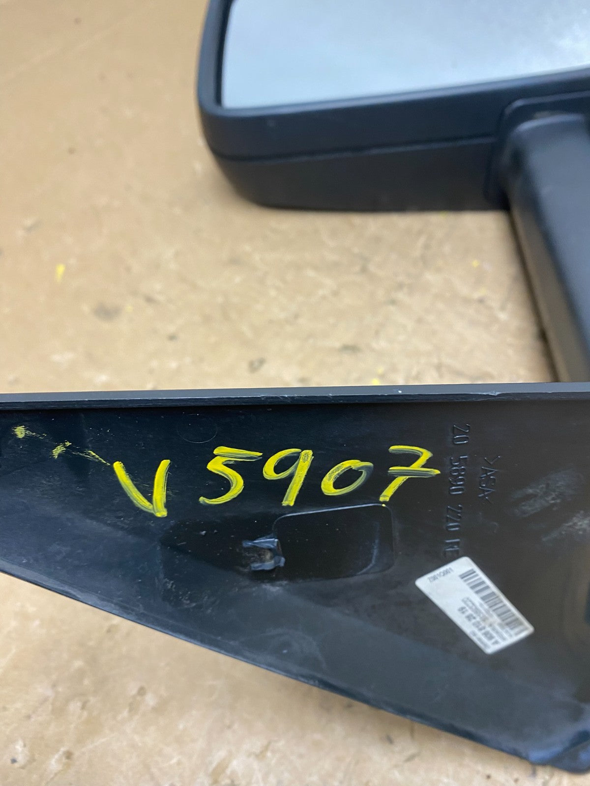 2007 to 2017 Freigtliner Sprinter Right Passenger View Door Mirror V5907 DG8