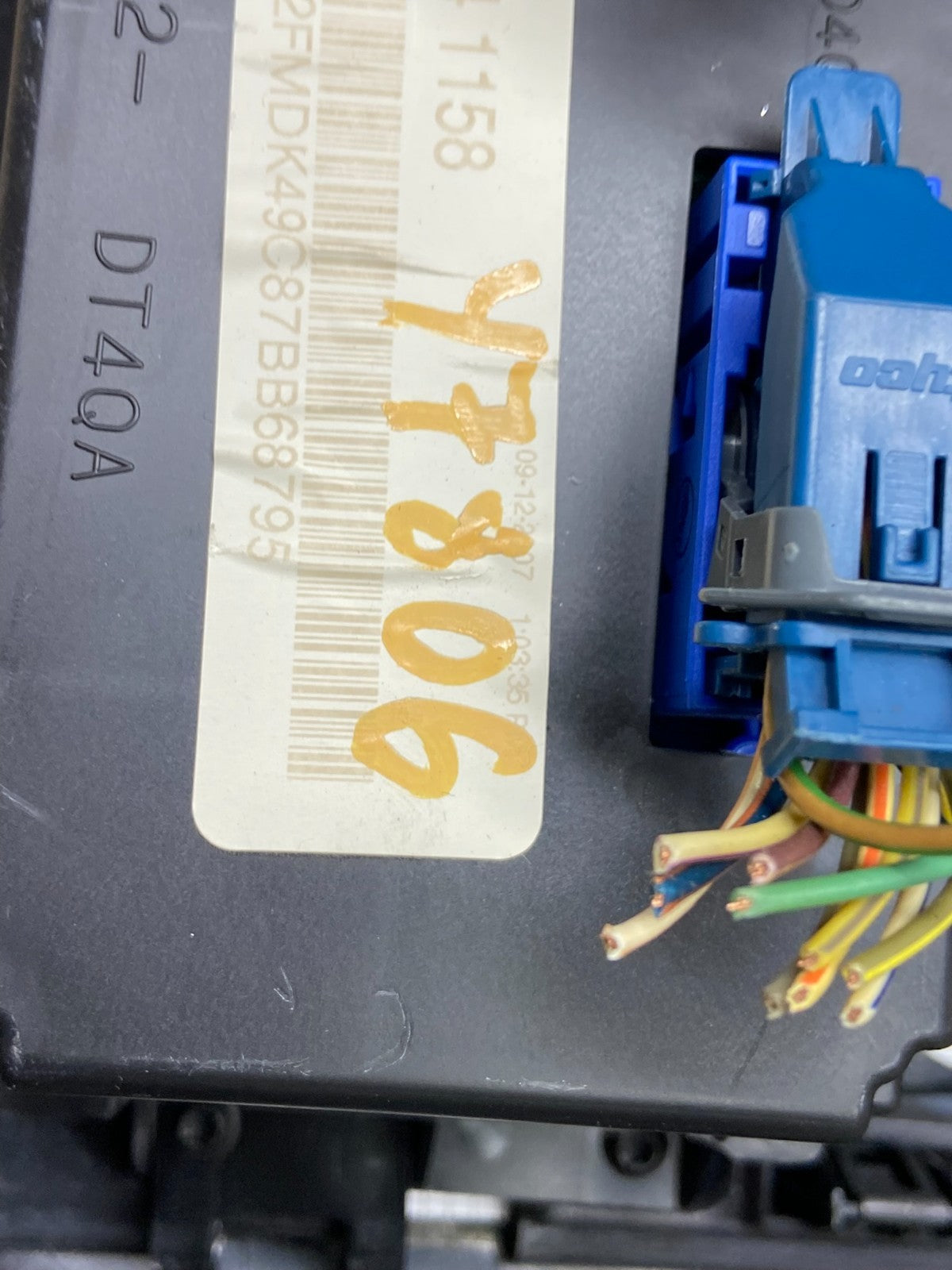 2007 - 2010 Ford Edge Heater Climate Control Radio Control Dash Bezel Y7806 DG7
