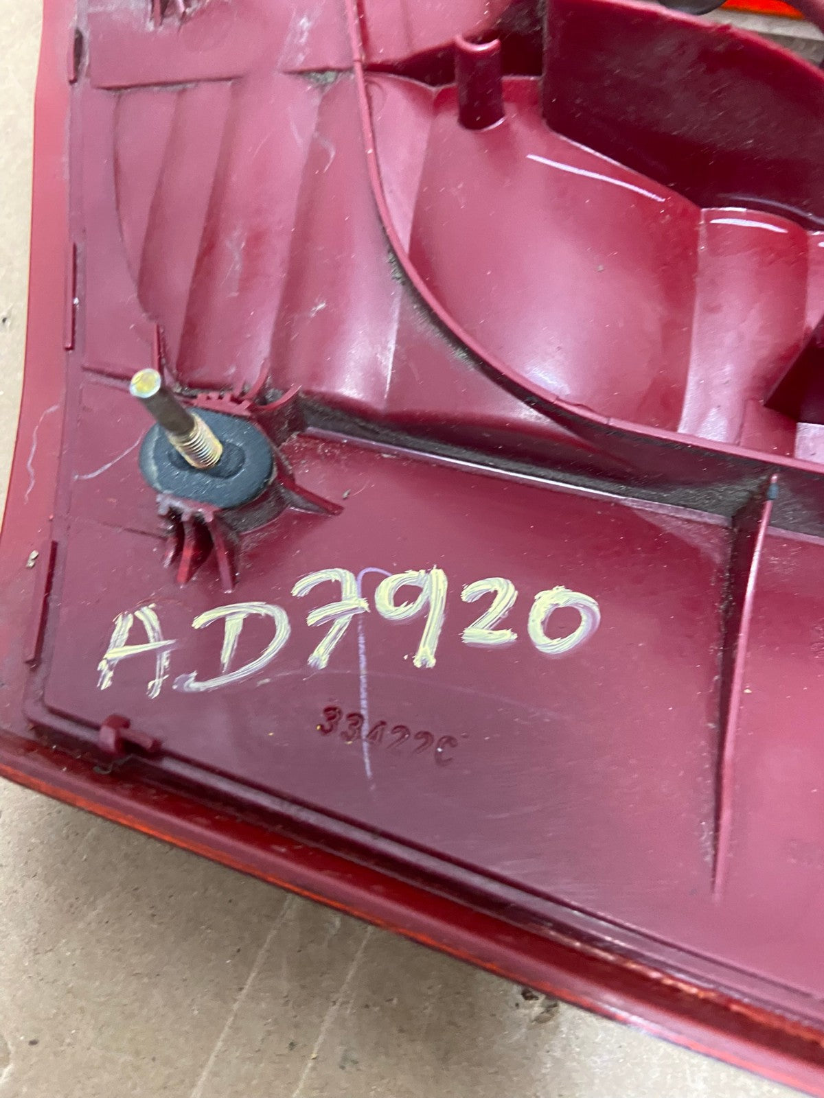 2004-2005 Toyota Sienna Right Passenger RH Side Inner Tail Light AD7920 LK7