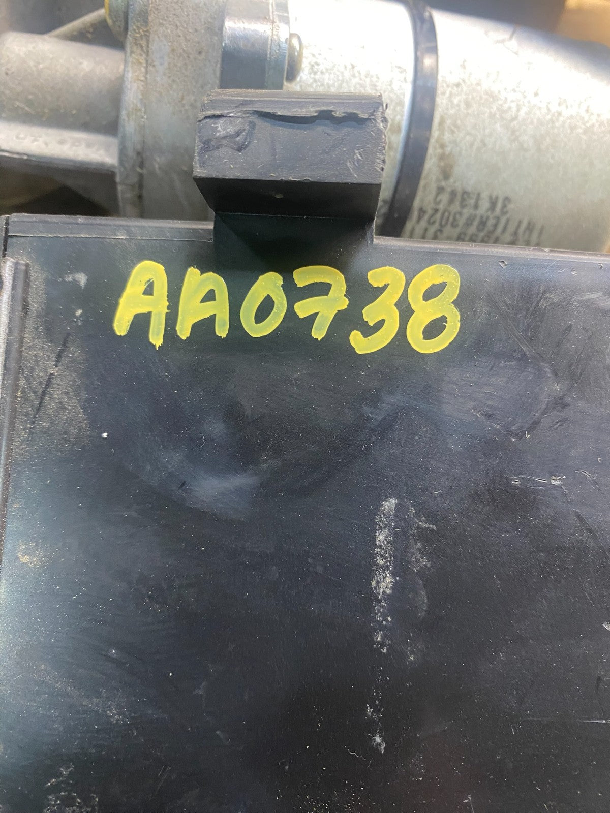 2009 to 2016 GMC Acadia Rear Trunk Liftgate Power Motor Actuator OEM AA0738 DG8
