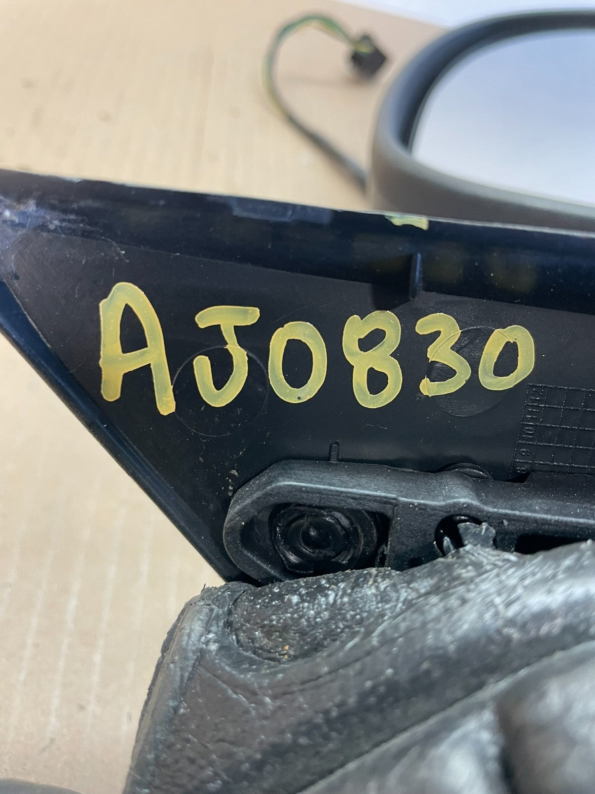 2007-2013 Chevrolet Tahoe Silverado Suburban Right Passenger Mirror AJ0830 DG8