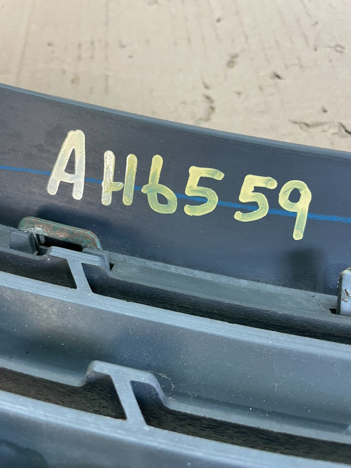 2007 2008 2009 Nissan Versa Sedan Front Upper Grill Grille AH6559 DG5