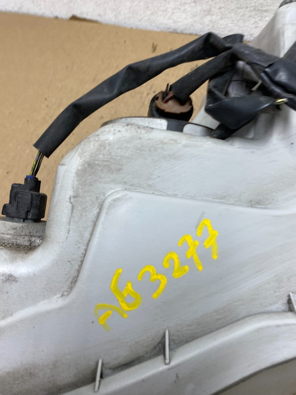 2005 to 2006 Toyota Camry Right Passenger RH Halogen Headlight AG3277 DW8
