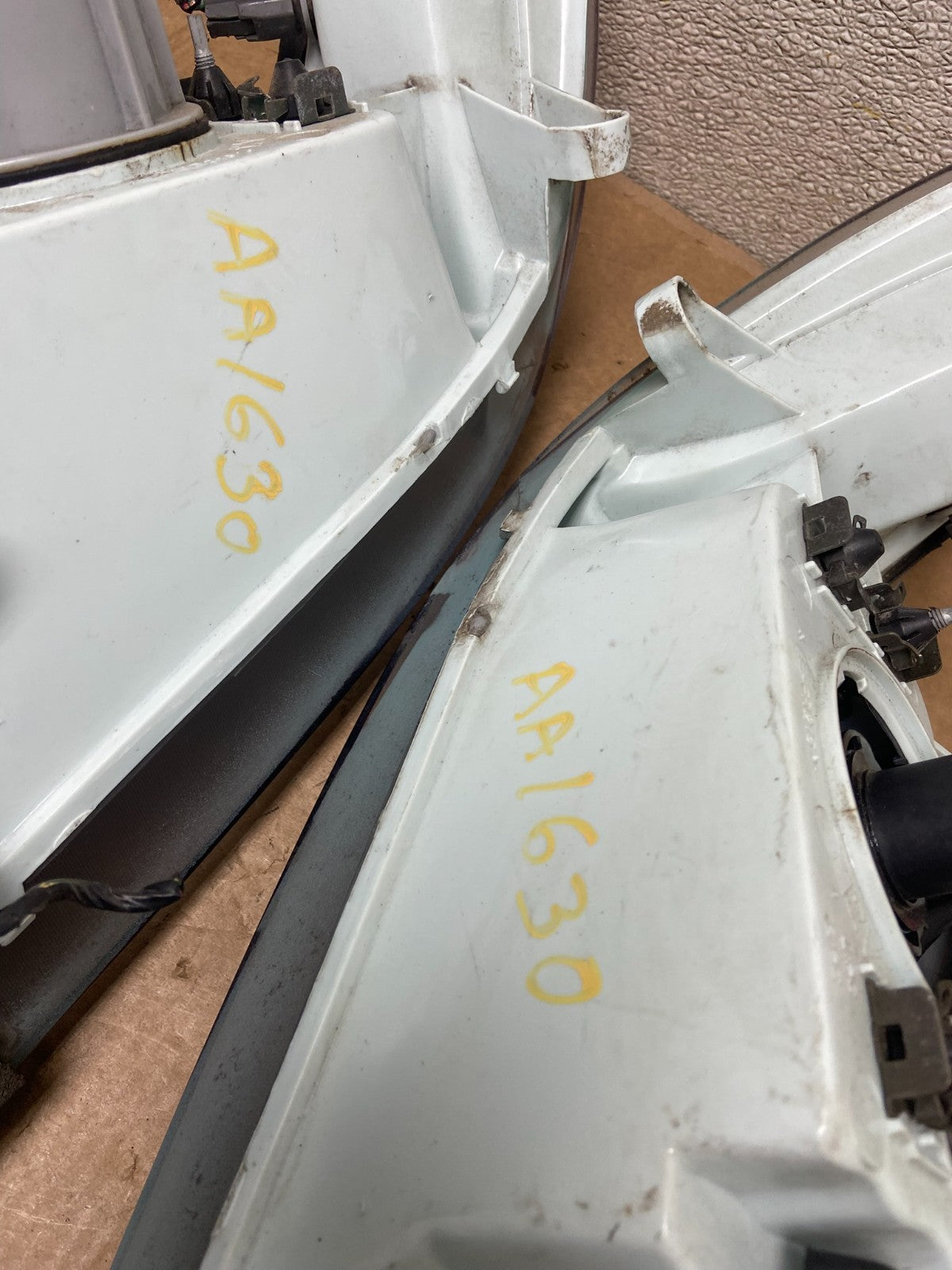 1998 to 2003 Ford Escort Left+Right Set Halogen Headlight Aftermarket AA1630 DG9