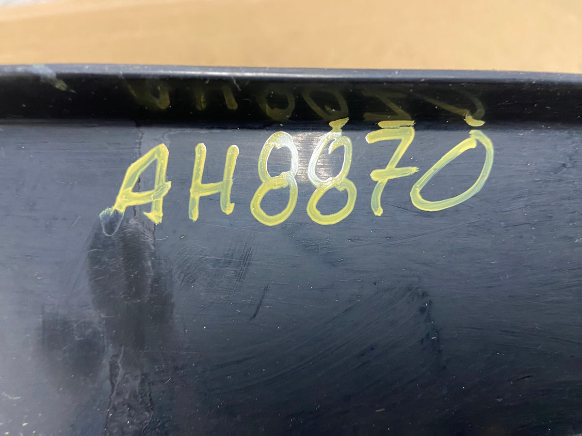 2002 2003 2004 Jeep Liberty Left Driver LH Side Tail Light AH8870 LK6