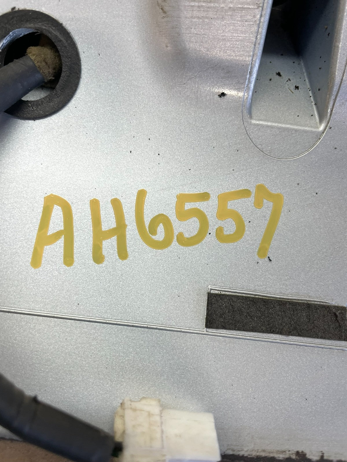 2005 to 2011 Hyundai Accent Trunk Lid Hatch 3rd Brake Light Spoiler AH6557 DG5
