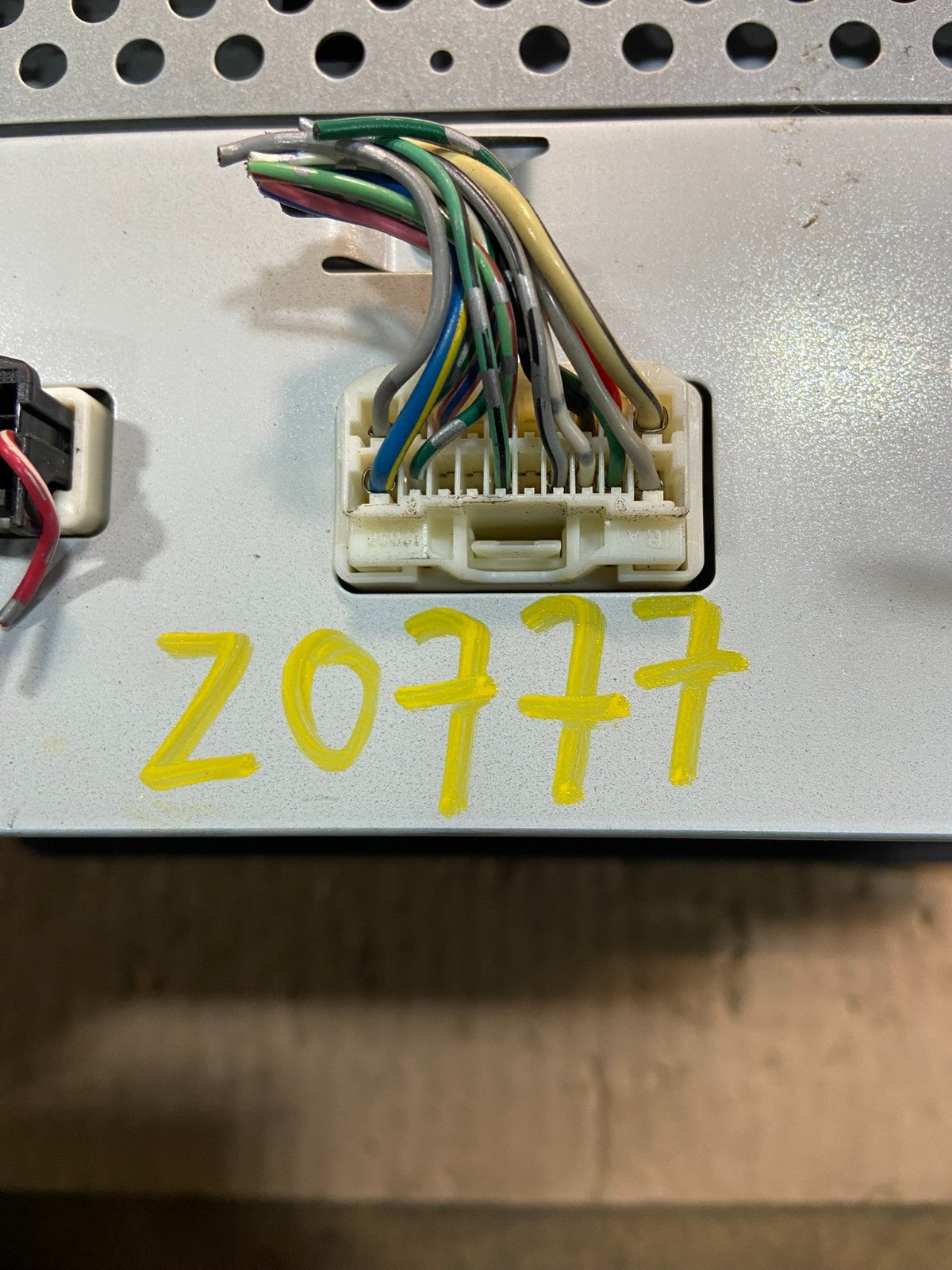 2004 to 2010 Toyota Sienna AM FM CD WMA Mp3 Radio Receiver Z0777 DG6