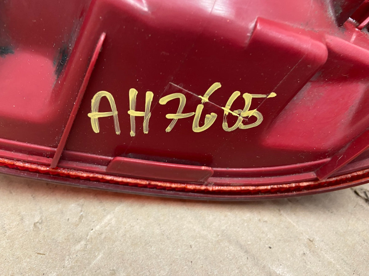 2005 to 2009 Hyundai Tucson Left Driver Lh Side Tail Light AH7665 LK7