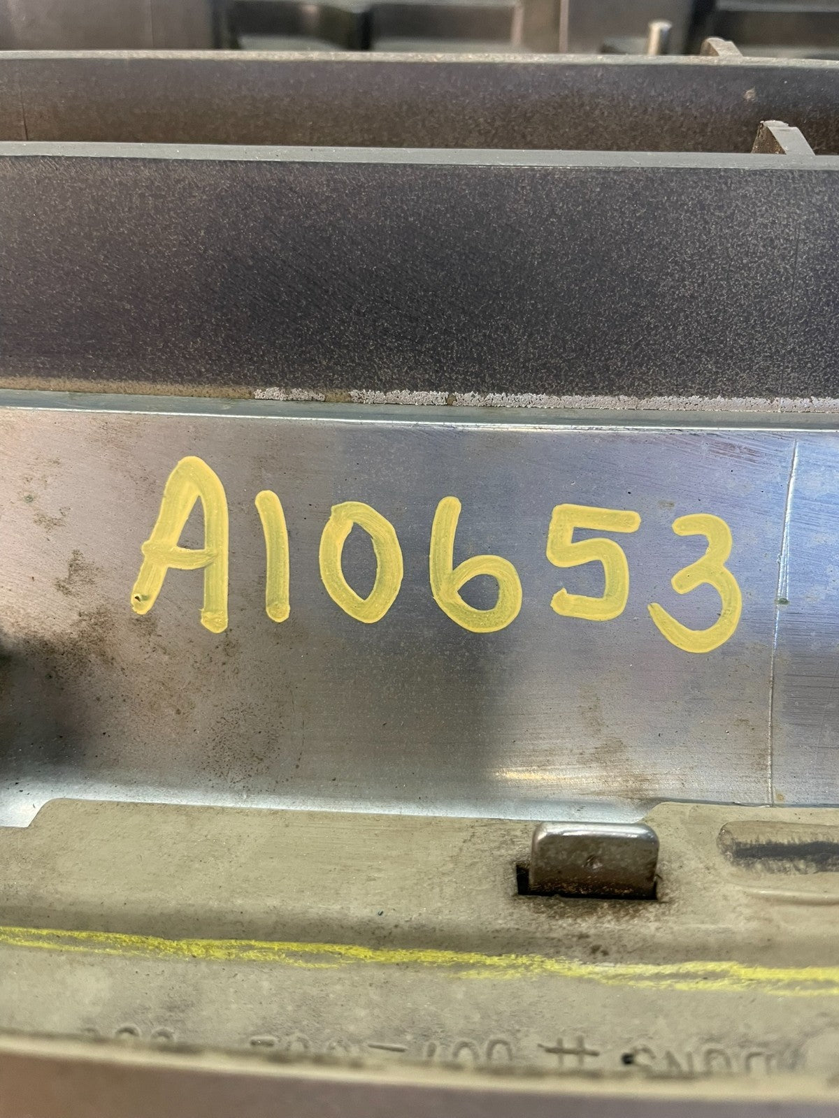 2002 to 2009 Gmc Envoy Front Upper Grill Grille Aftermarket ai0653 DG7