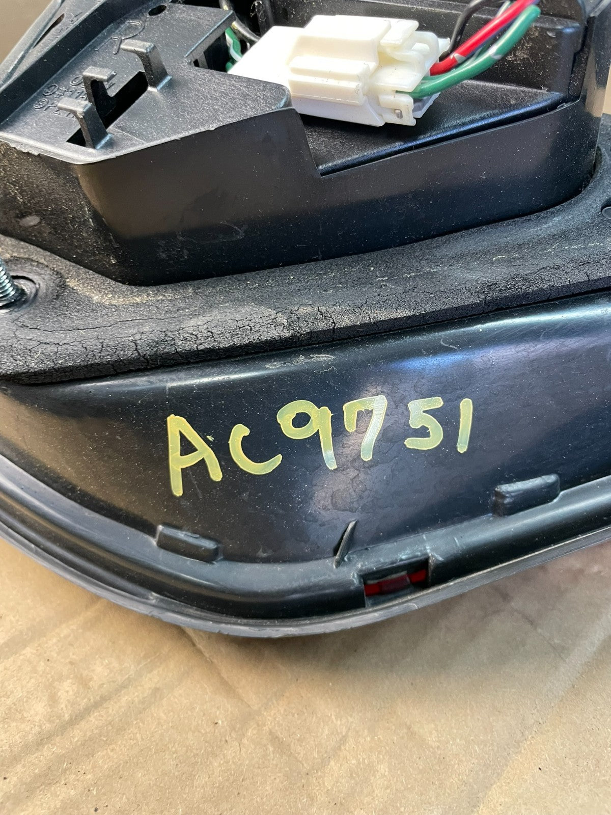 1994 1995 1996 Mitsubishi Galant Center Trunk Rear Tail Light ac9751 DG6
