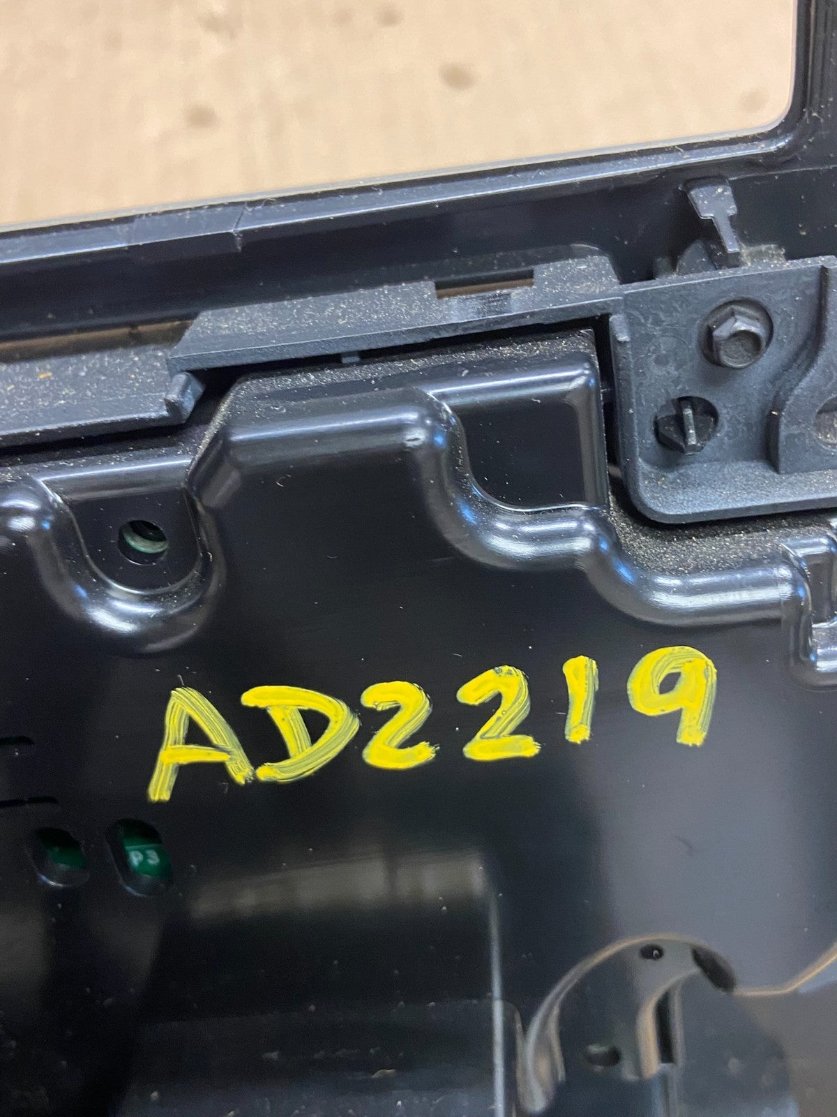 2008 to 2010 Chrysler 300 Dash Heater A/C Climate Control Radio Panel AD2219 DG7