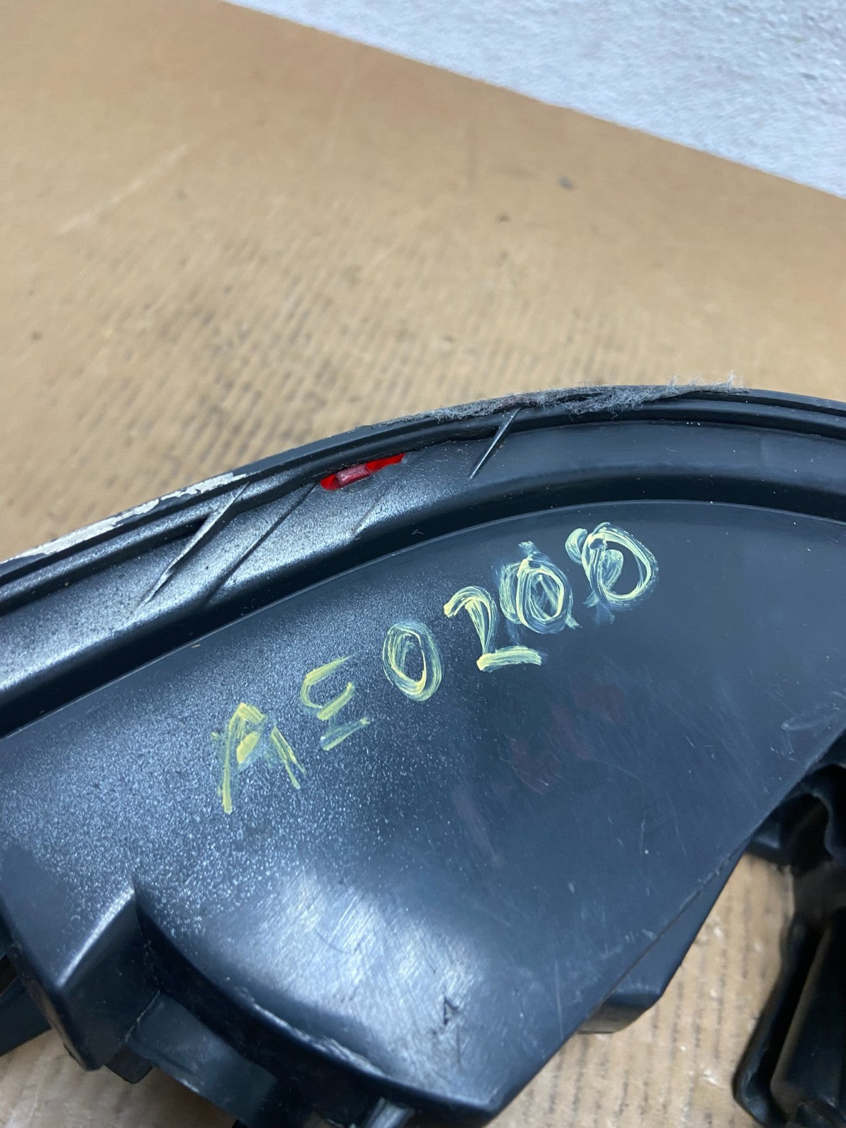 1998 1999 2000 Toyota Sienna Left Driver Tail light AE0200 DW5