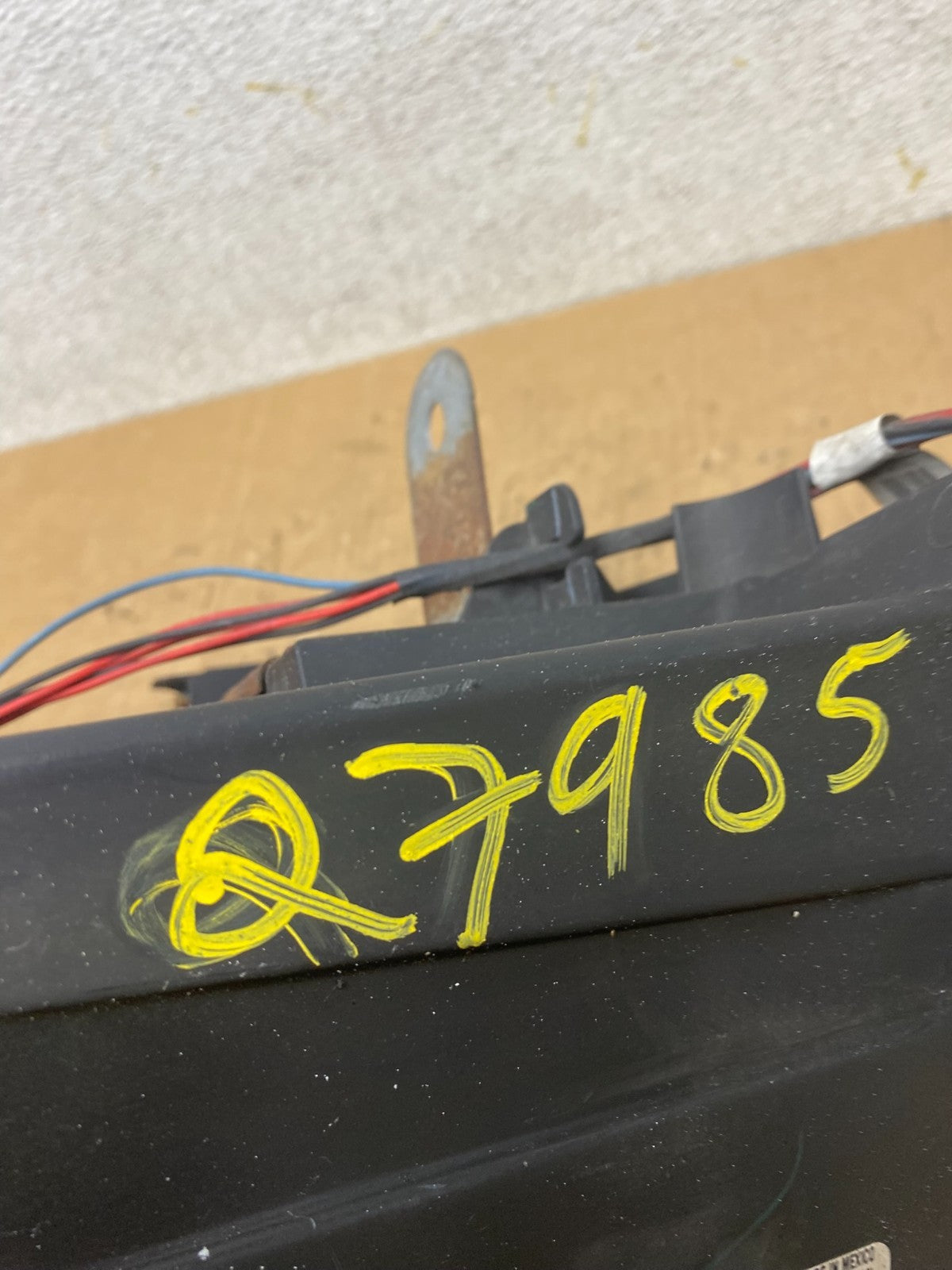 2010 2011 2012 Nissan Sentra Halogen Right Passenger Black Headlight Q7985 DW12