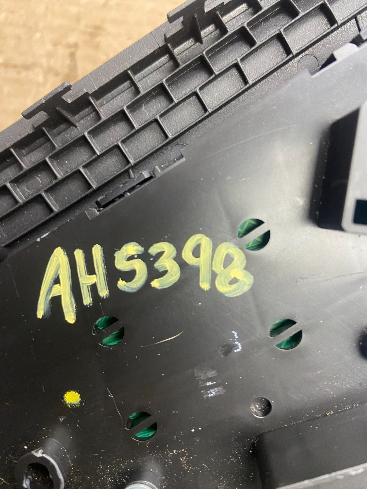 2013 2014 2015 2016 Ford Escape Dash Radio Control Panel Bezel AH5398 DG5
