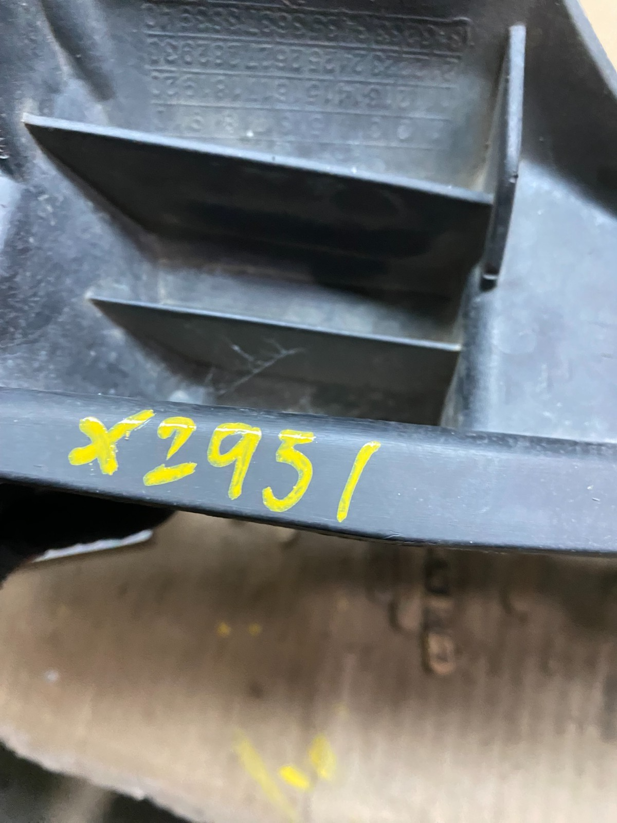 08-11 Mercedes W204 C300 Sedan Front Lower Bumper Carrier Support Panel X29517