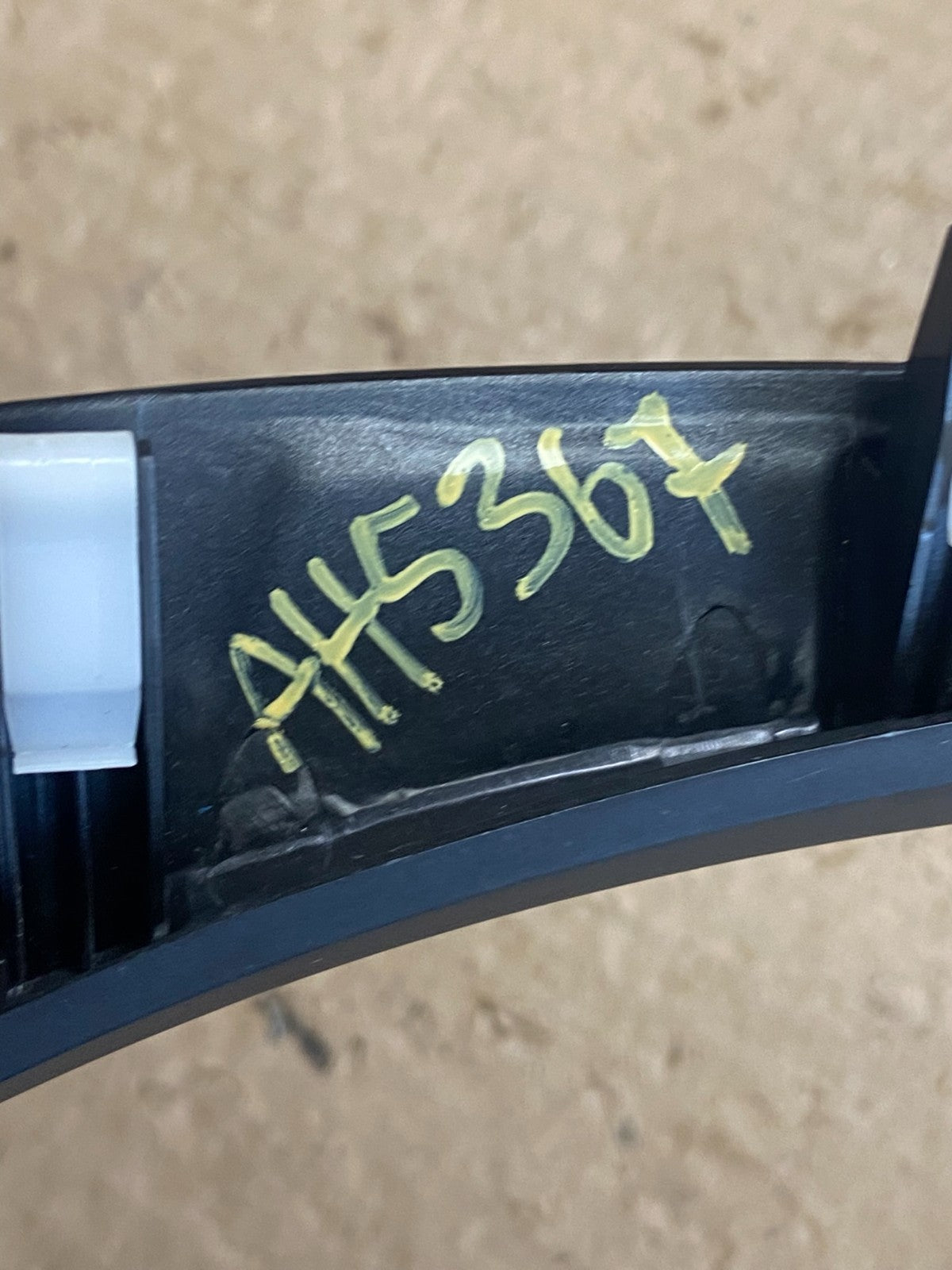 2014-2016 Hyundai Elantra Center Right Garnish Trim Bezel Air Vent AH5367 DG7