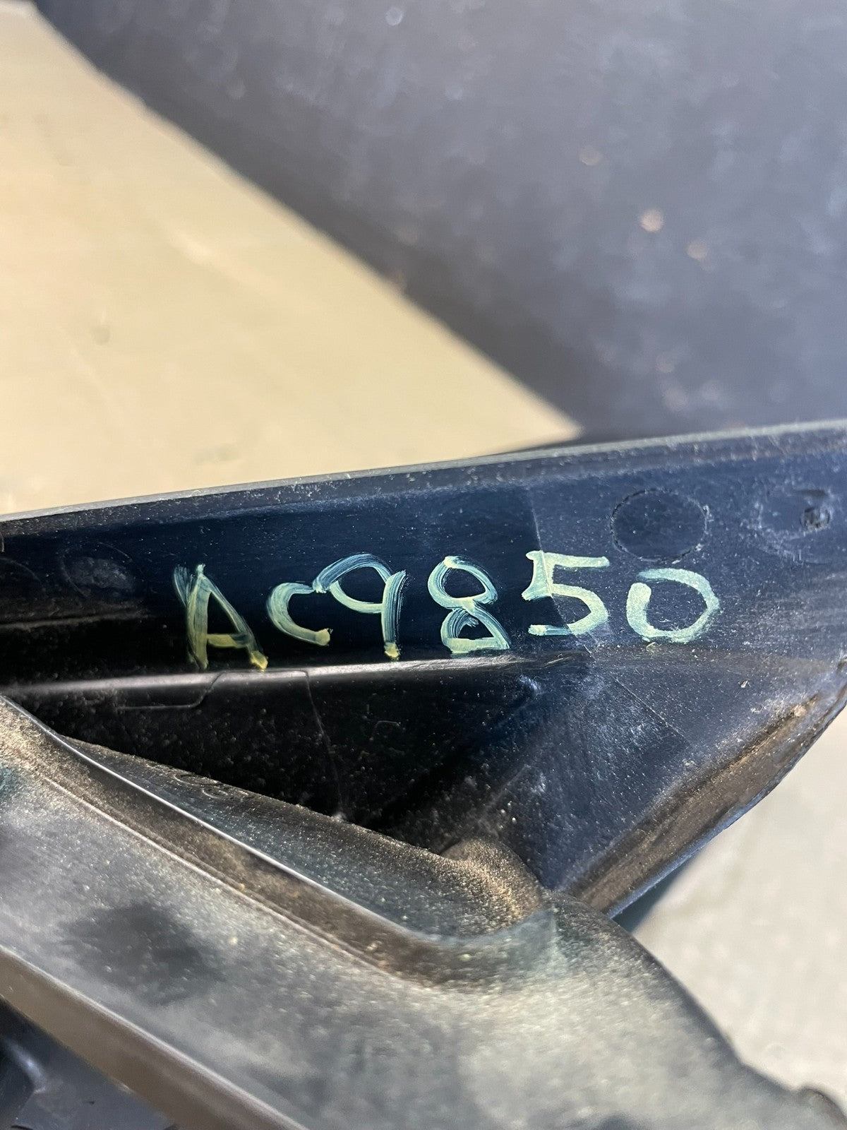 2009 to 2014 Toyota Matrix Right Passenger Rh View Door Mirror AC9850 DW11
