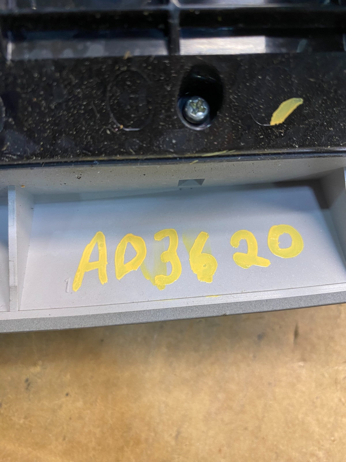 2007 to 2009 Toyota Camry Radio CD Player Climate Control Bezel ad3620 DG7
