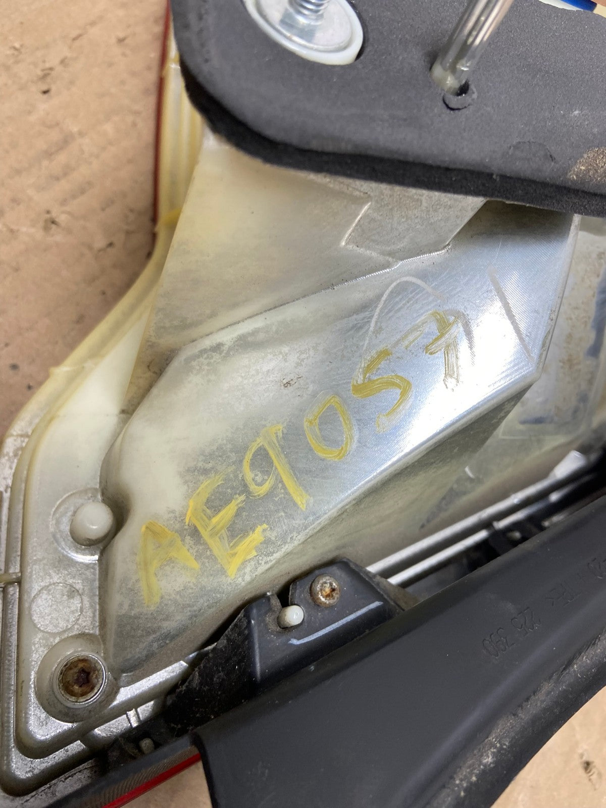 2010 2011 2012 Ford Fusion Right Passenger Side Tail Light AE9057 LK6