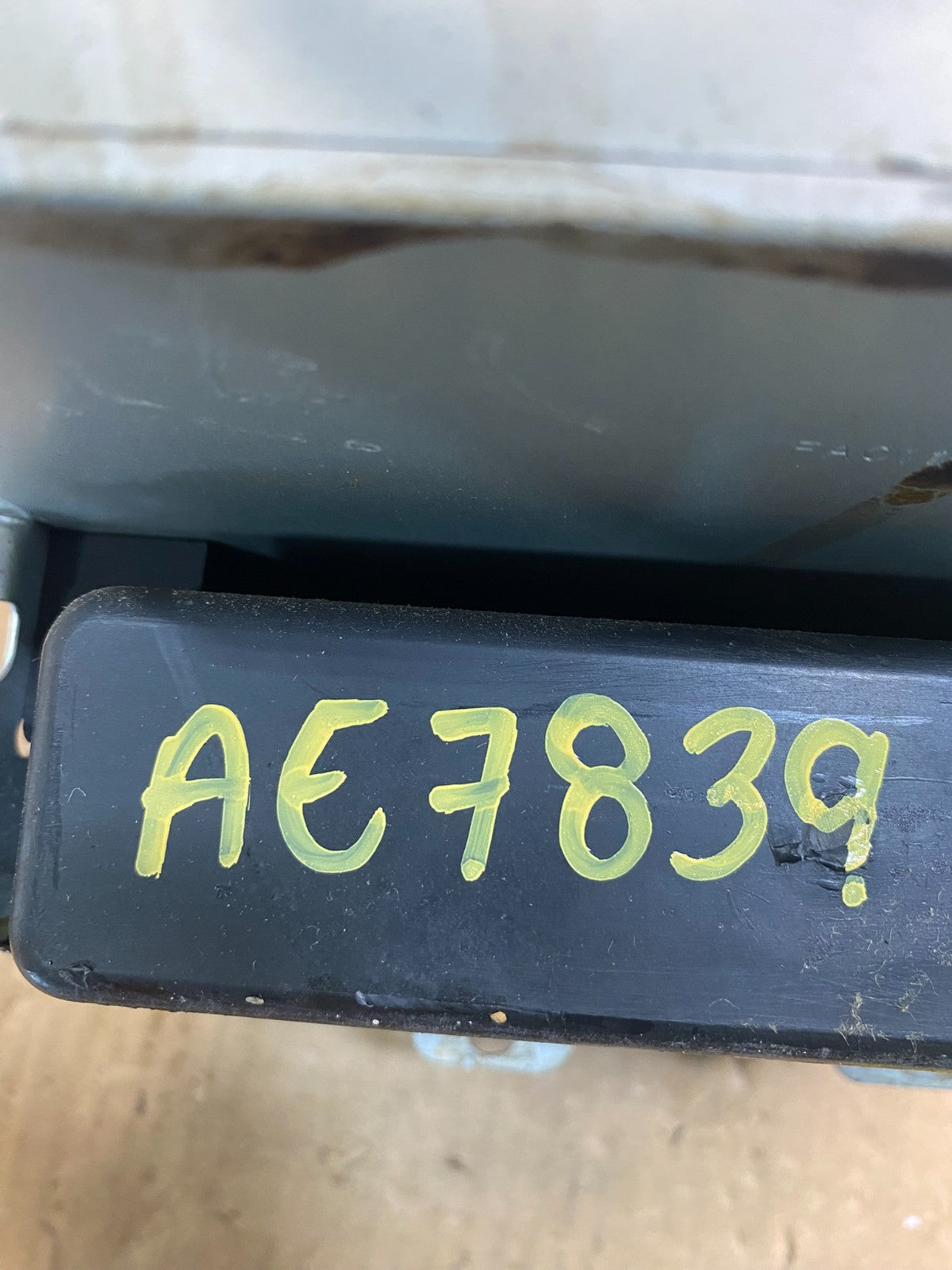 2000 to 2004 Subaru Legacy Outback Radio Climate Control Dash 6 Disc AE78397