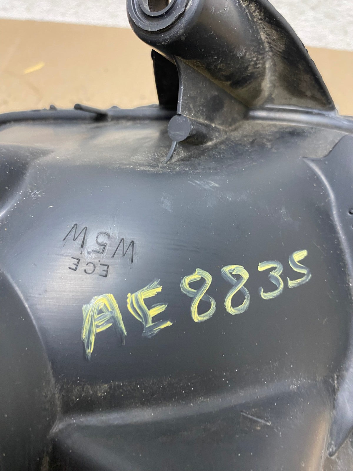2005 - 2006 Mazda Tribute Right Passenger Rh Headlight AE8835 LK8