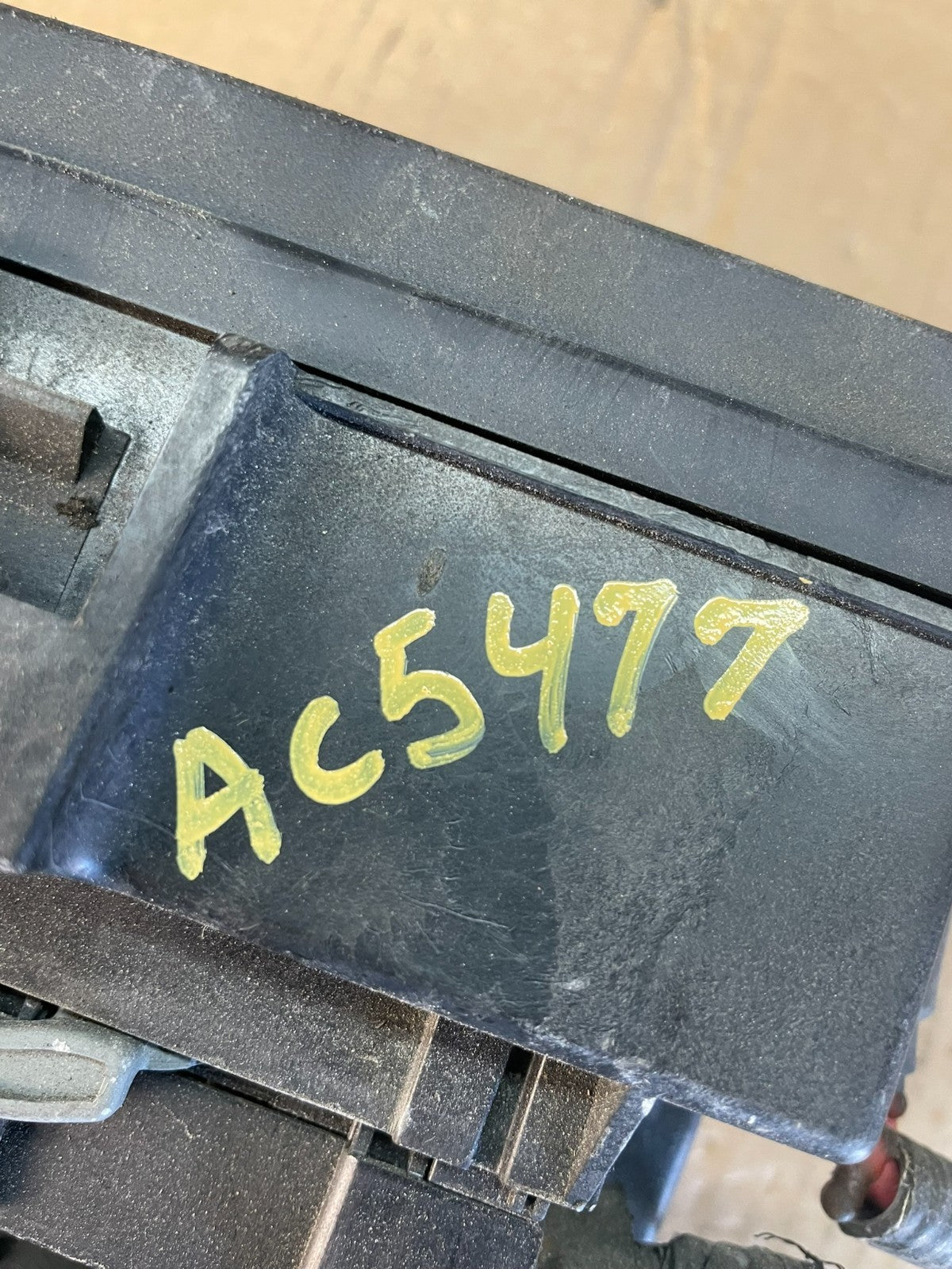 2009 Jeep Grand Cherokee Fuse Box Relay Panel P04692221AF AC5477 DG3