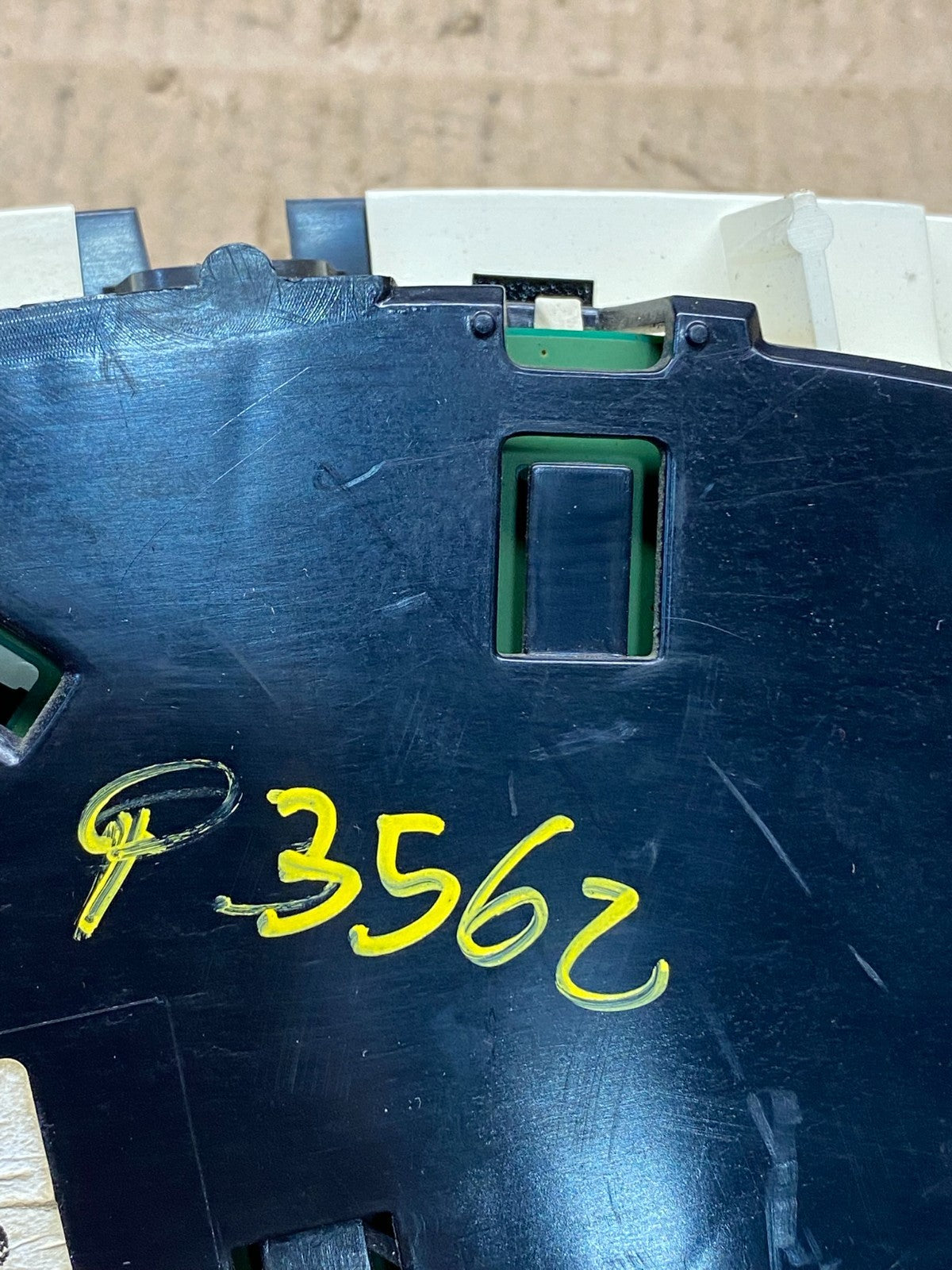 2004 to 2007 Chevrolet Express Speedometer Cluster Gauge OEM p3562 DG7
