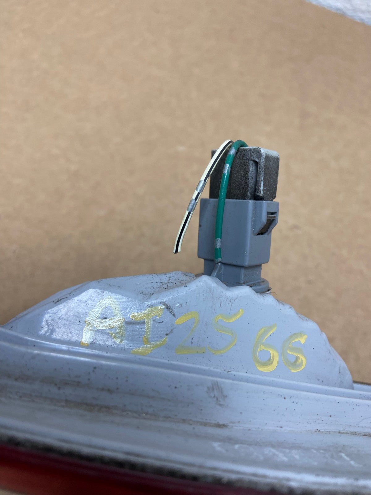 2003 to 2004 Toyota Avalon Right Passenger RH Inner Tail Light AI2566 LK6