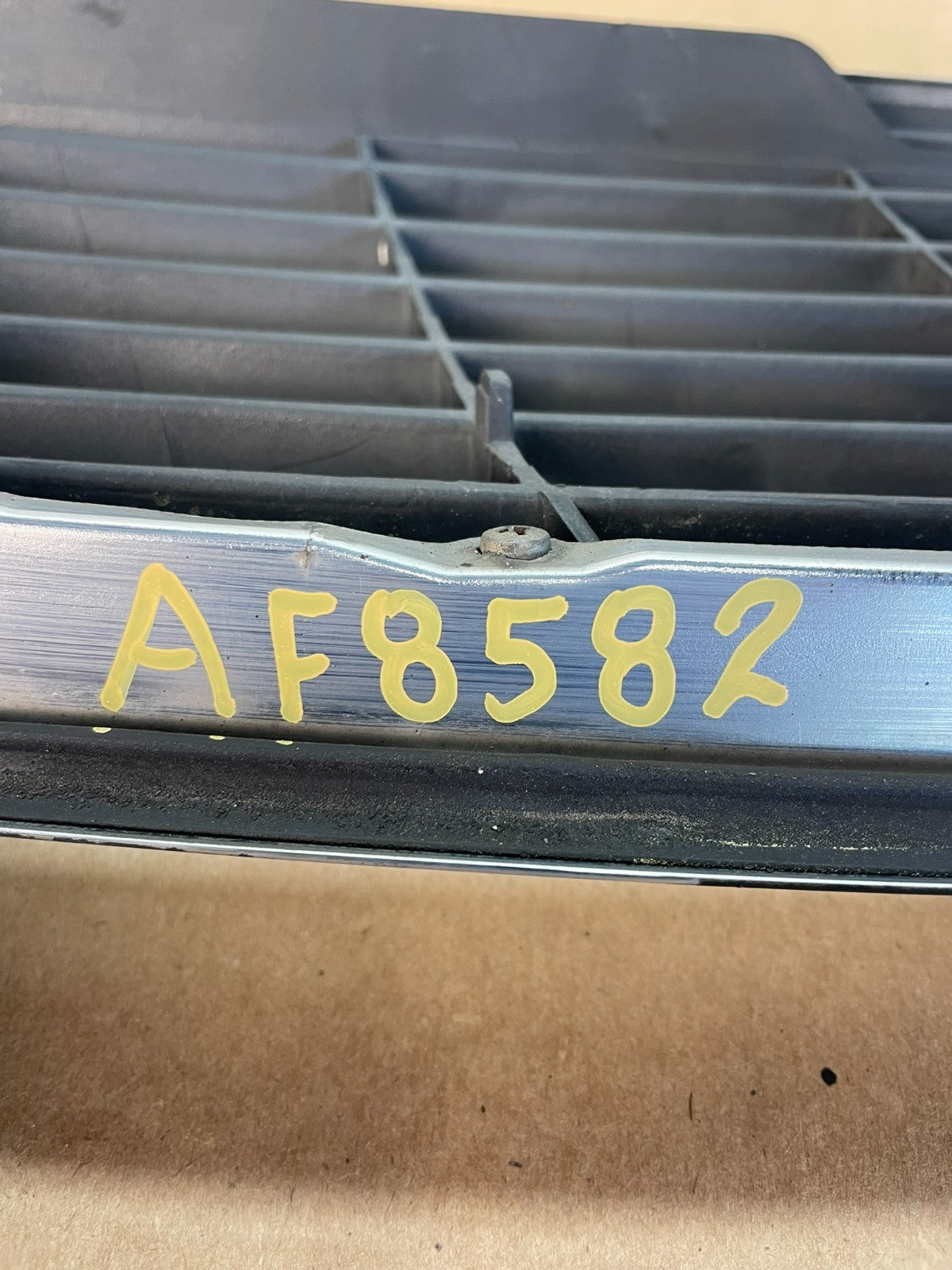 2001 to 2003 Lexus LS430 Front Upper Grill Grille AF8582 DG6