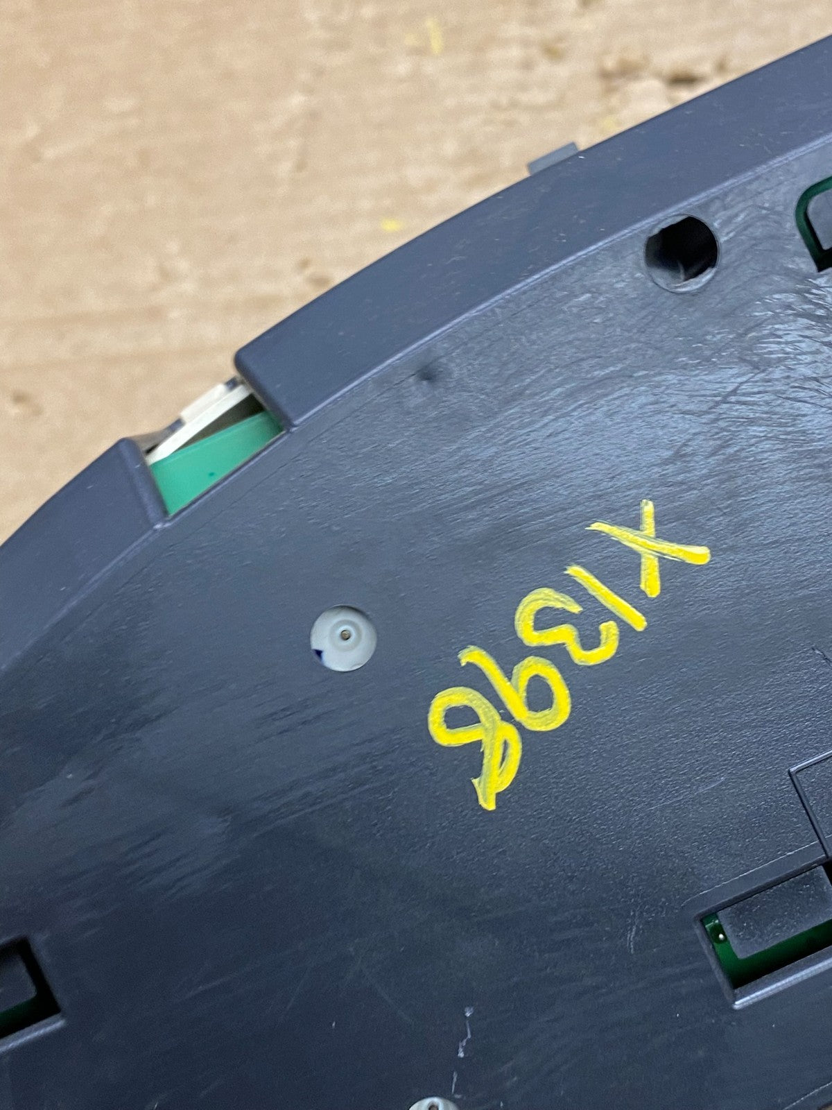 2008 to 2010 Chevrolet Express Speedometer Cluster Gauge x1398 DG9