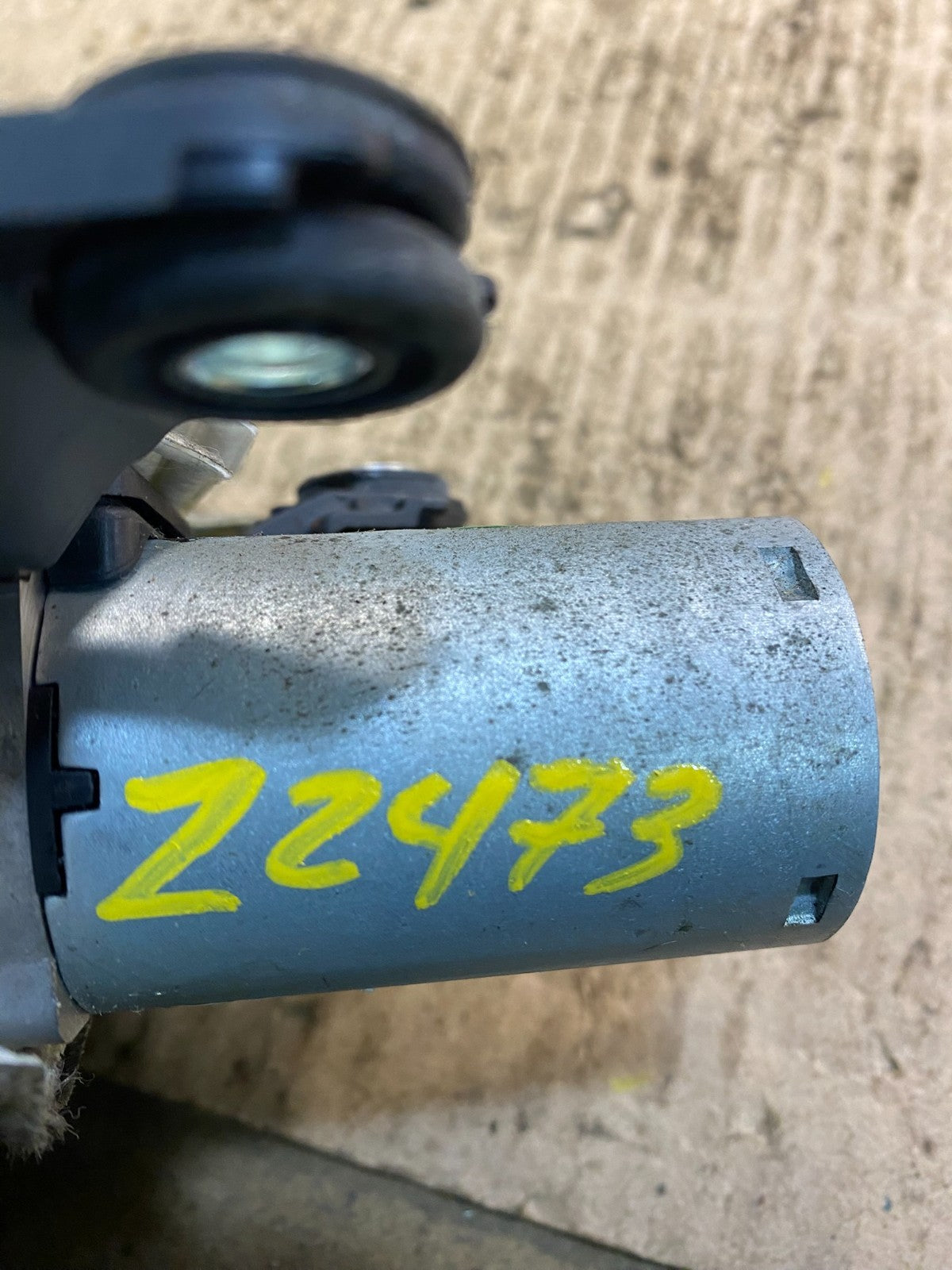 2013-2016 Nissan Pathfinder Back Door Rear Wiper Motor Wiper Blade z2473 DG7