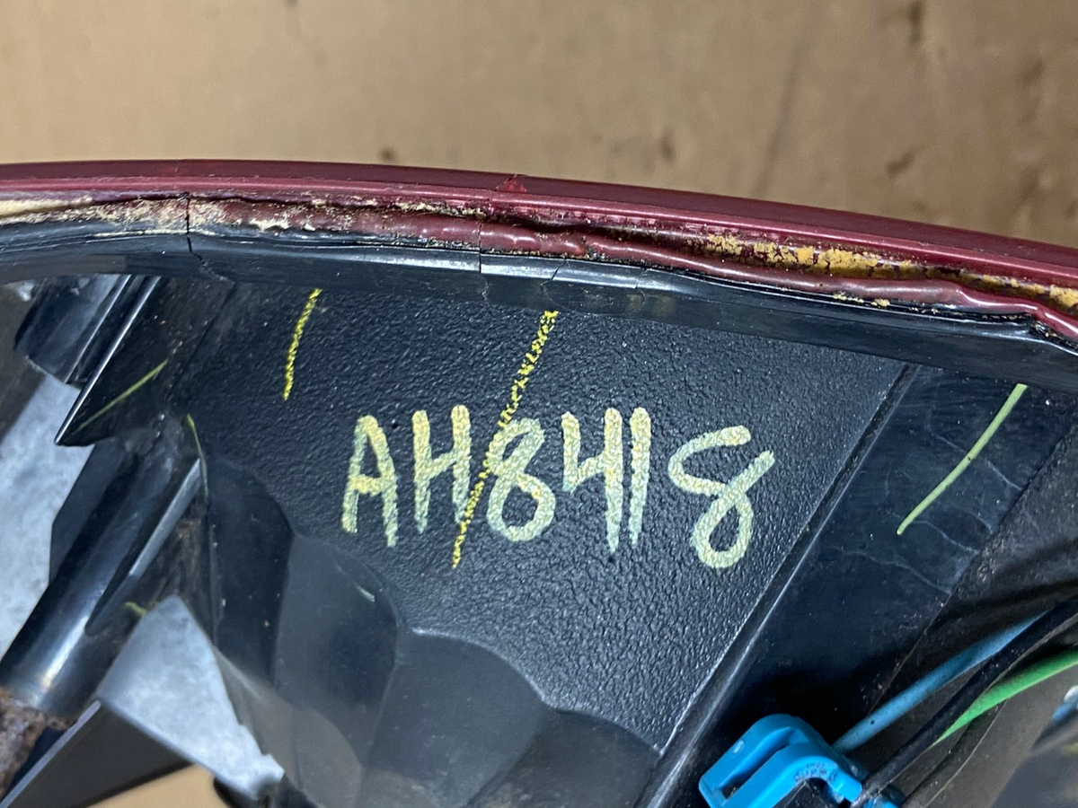 2004 to 2008 Chevrolet Malibu Left Driver Lh Side Tail Light AH8418 LK7