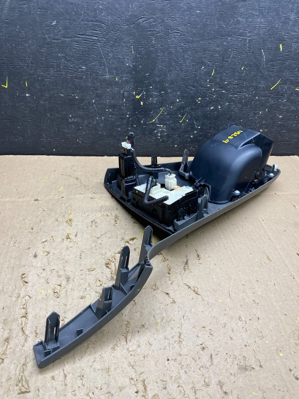 2010 to 2015 Toyota Prius 1.8L Gear Shifter Trim Panel Cover Bezel u5289 G5
