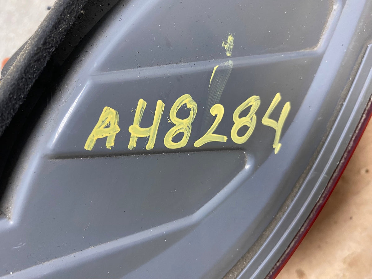 2009 to 2010 Hyundai Sonata Left Driver Lh Side Tail Light AH8284 LK6