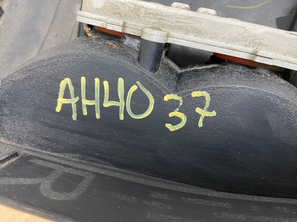 2002-2009 GMC Envoy Right Passenger RH Side Tail Light AH4037 LK9