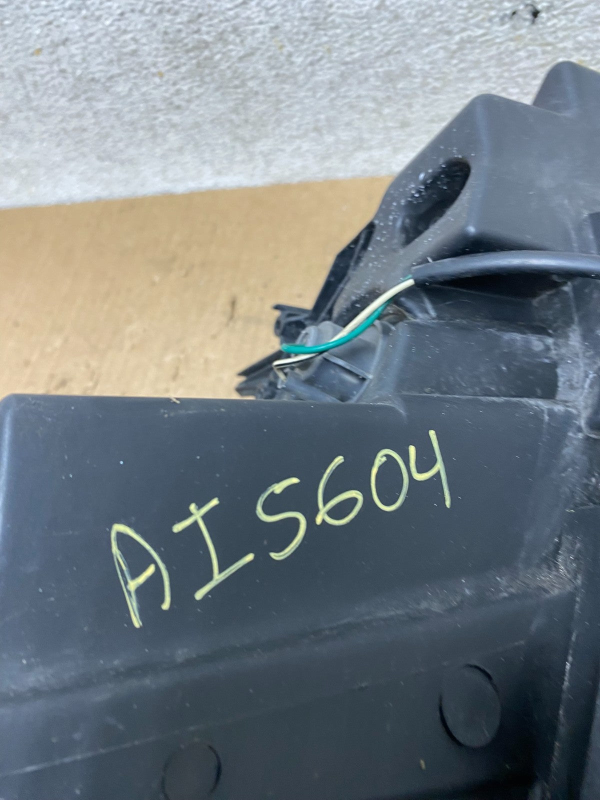 2008 to 2012 Nissan Versa Headlight Halogen Left Driver Lh Side AI5604 DW11