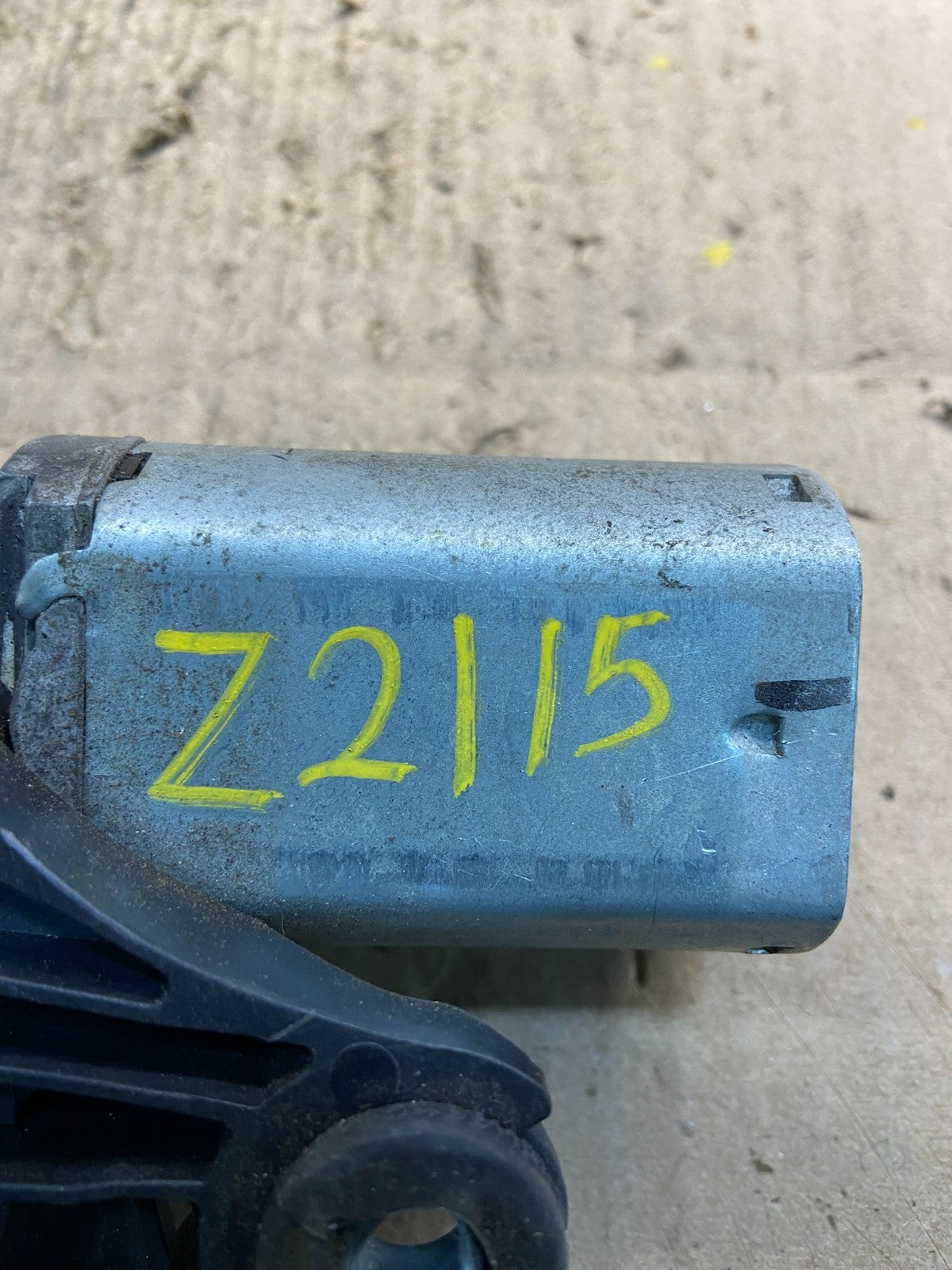 2013 to 2019 Ford Escape Rear Windshield Wiper Motor OEM Z21156