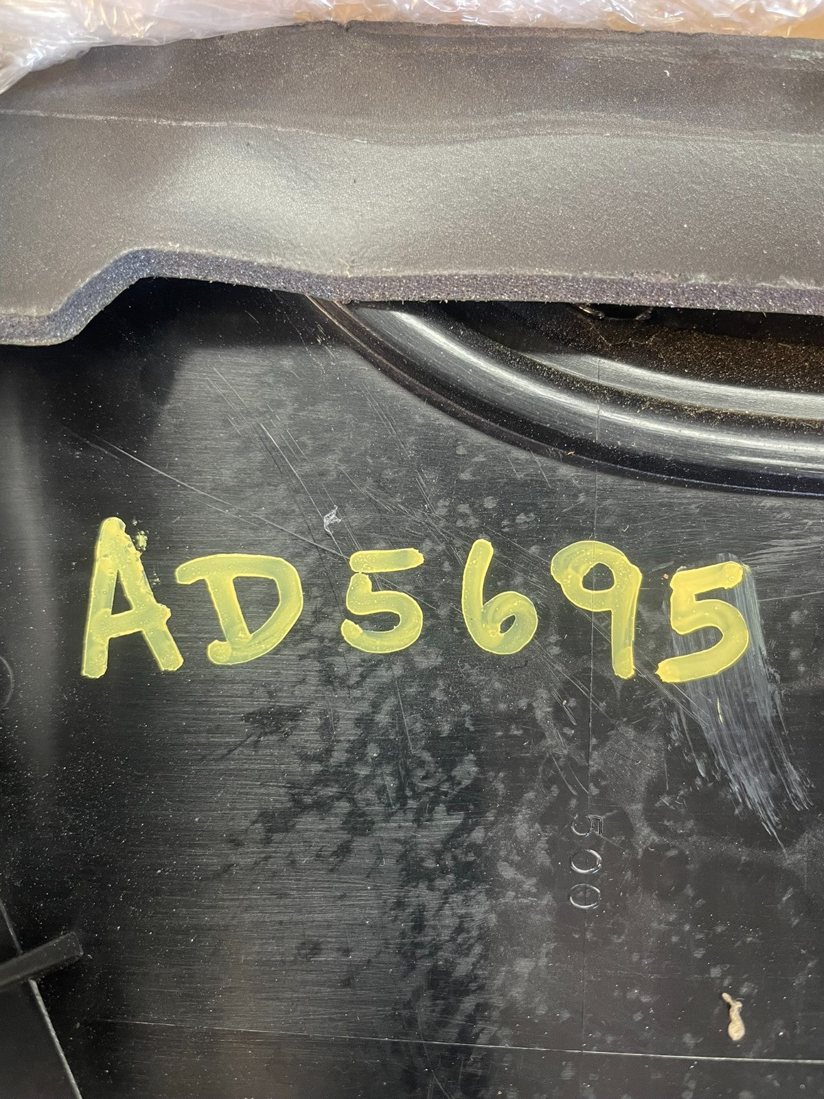 2006 to 2011 Mercury Grand Marquis Trunk Lid Center Tail Light AD5695 DG6