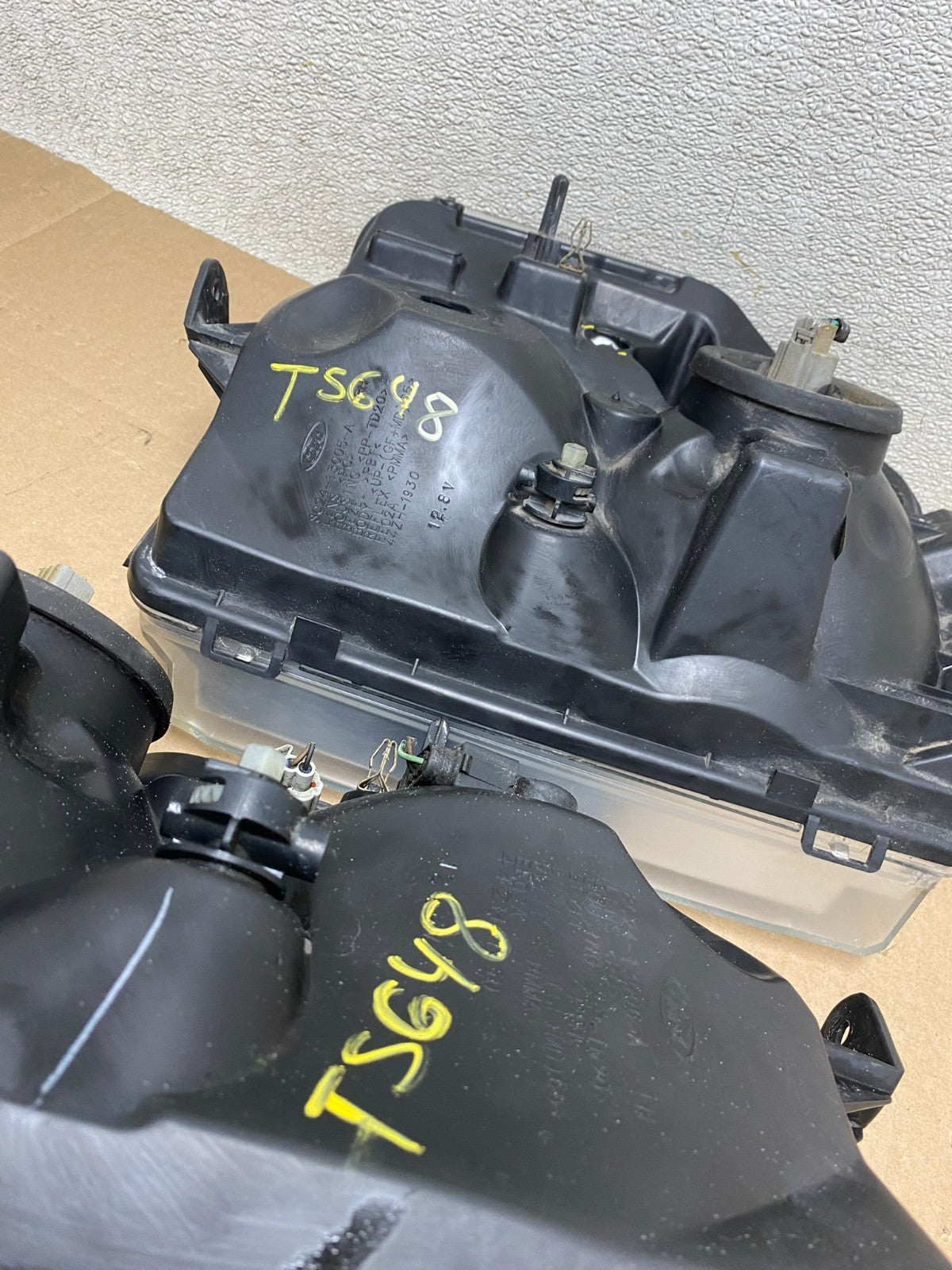2008-2014 Ford Econoline E150 E250 E350 Left+Right Headlights T5648 DW15