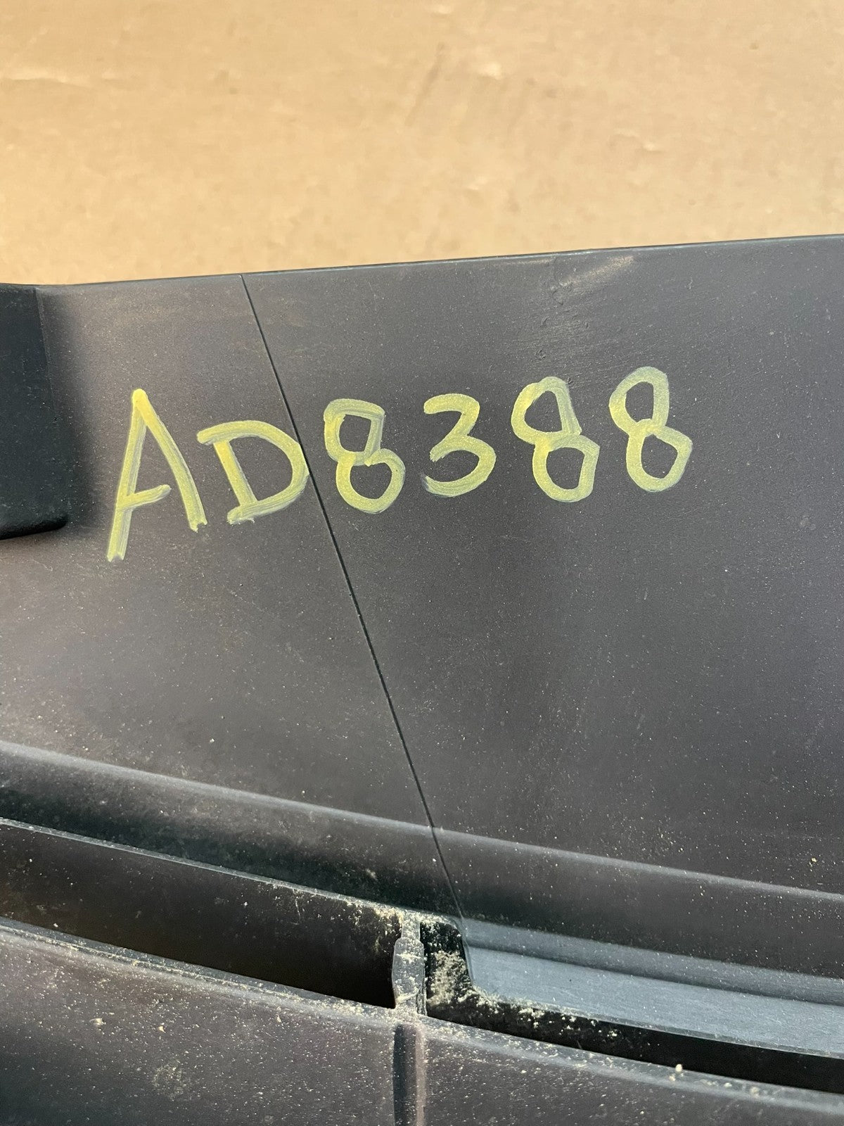 2005 to 2006 Infiniti G35 Sedan Front Upper Grille with Emblem AD8388 DG7