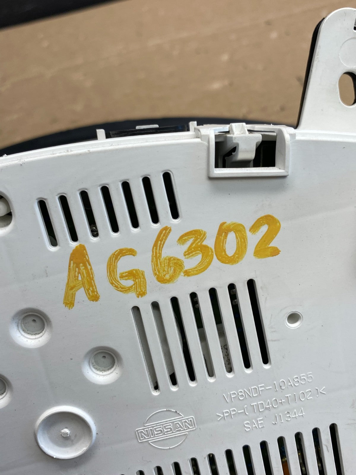 2010 2011 Nissan Armada Speedometer Cluster Gauge AG6302 DG7